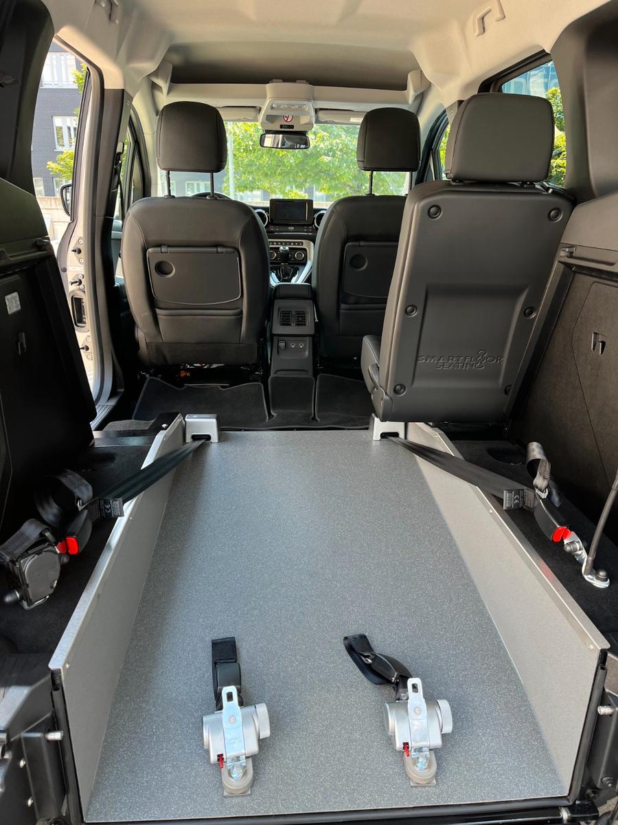 Mercedes-Benz T 180 Progressive Rollstuhlrampe NAVI BLIS LED