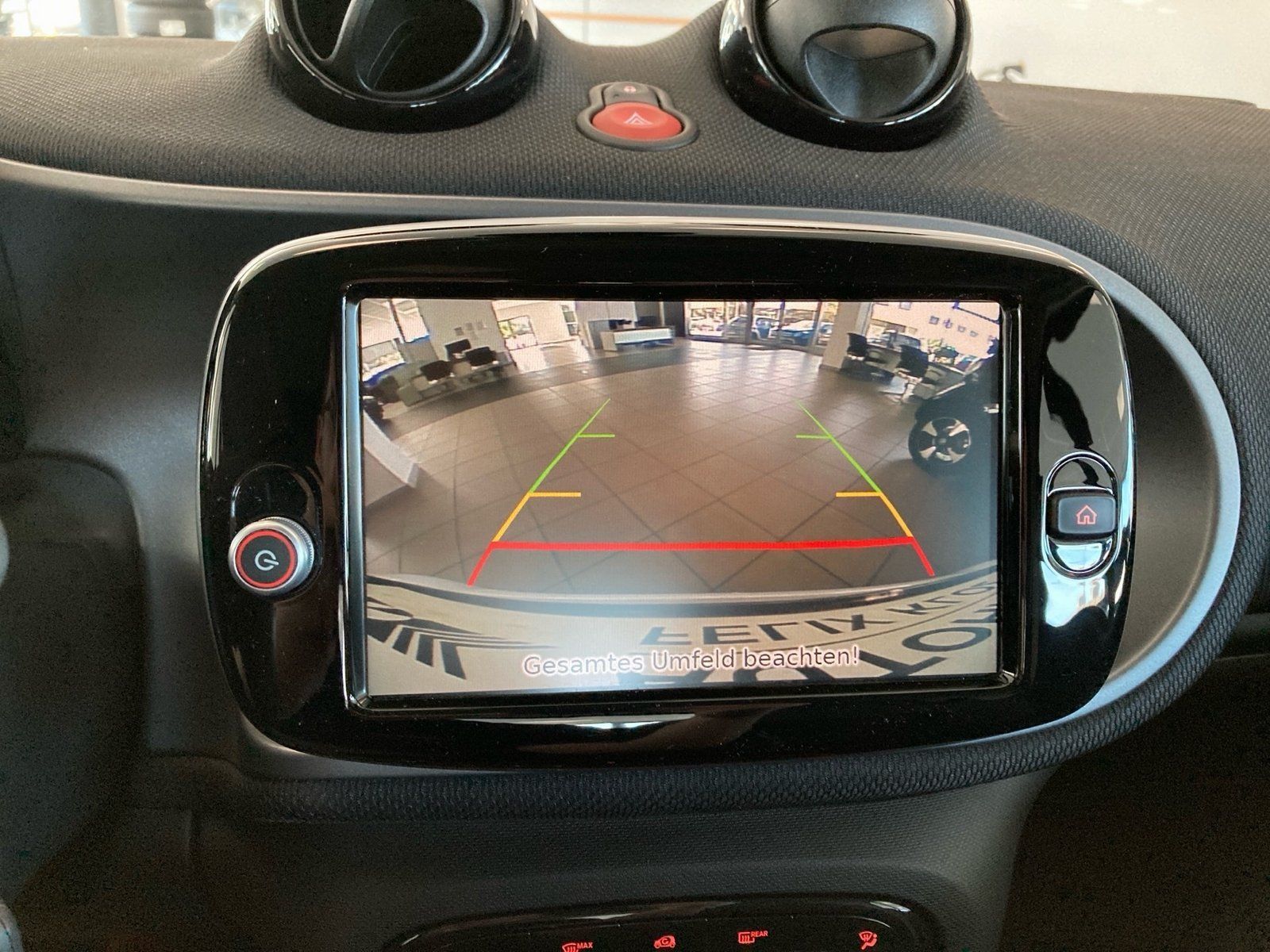 Fahrzeugabbildung Smart smart EQ fortwo Exclusive*Pano*LED*Kamera*22kW*