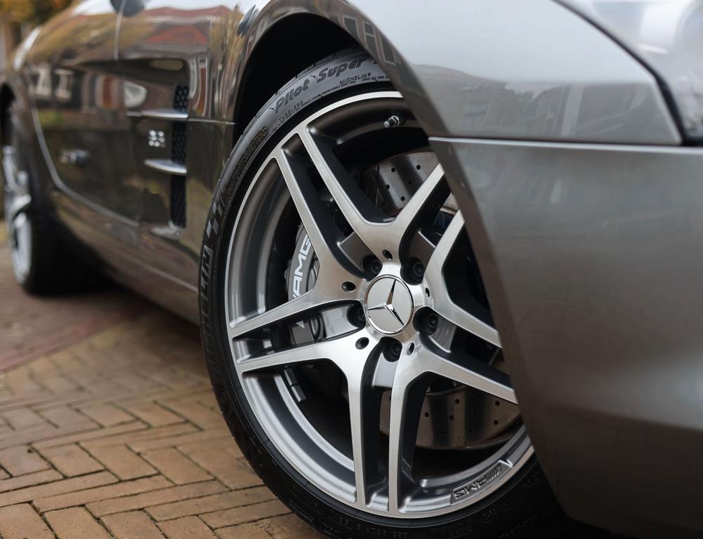 Mercedes-Benz SLS AMG