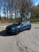 Renault Clio - Renault Clio mit Benzin-Antrieb: Sportwagen