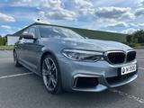 BMW M550d xDrive*HEAD-UP*Glasd.. - blaue BMW M550