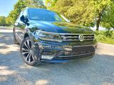 Volkswagen VW Tiguan R-Line 220 PS DSG Pano Leder 57tkm