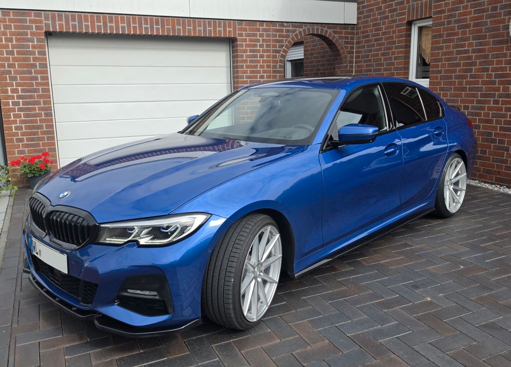 Image of BMW 330