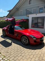 Mercedes-Benz SLS AMG 6.2 V8 - Coupe 1. Hand - Mercedes-Benz SLS AMG mit Benzin-Antrieb: Coupe