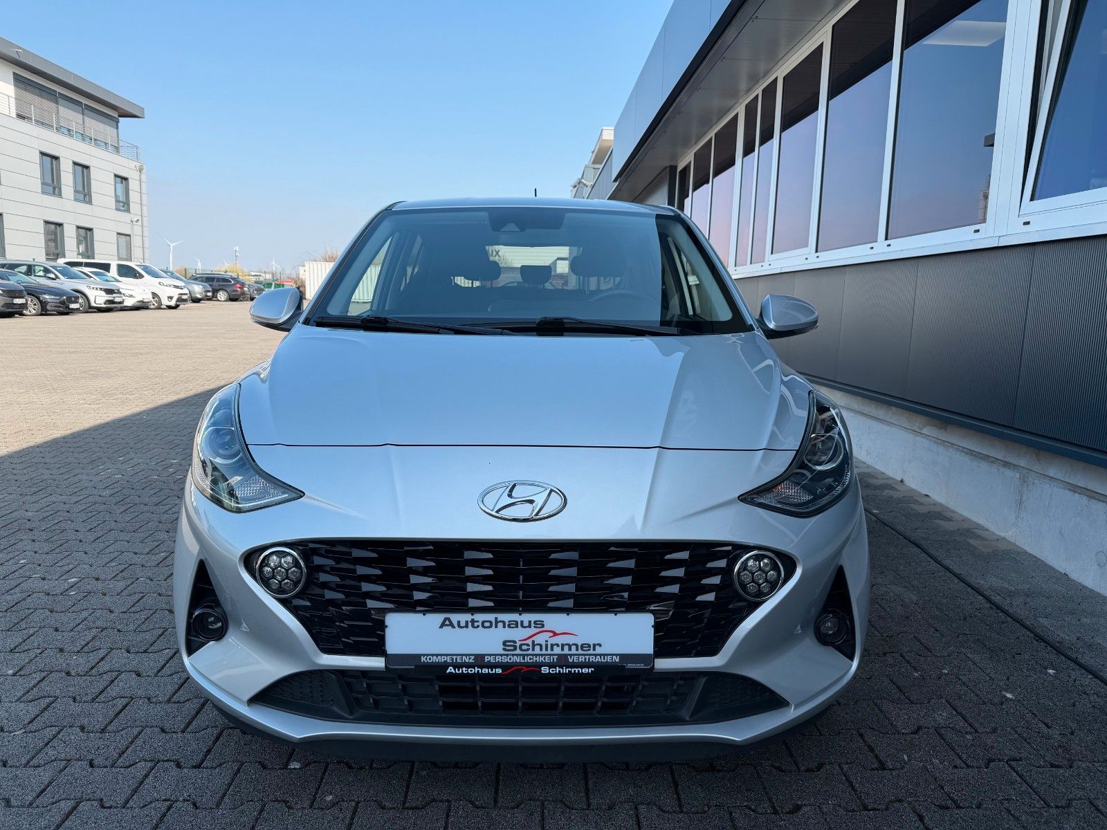 Fahrzeugabbildung Hyundai i10 1.2ltr. AMT Style 1 Hd. Scheckheft M+S