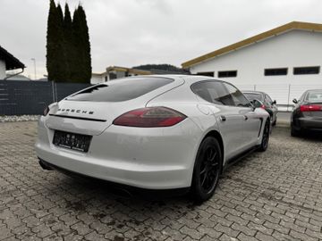 Porsche Panamera - 11