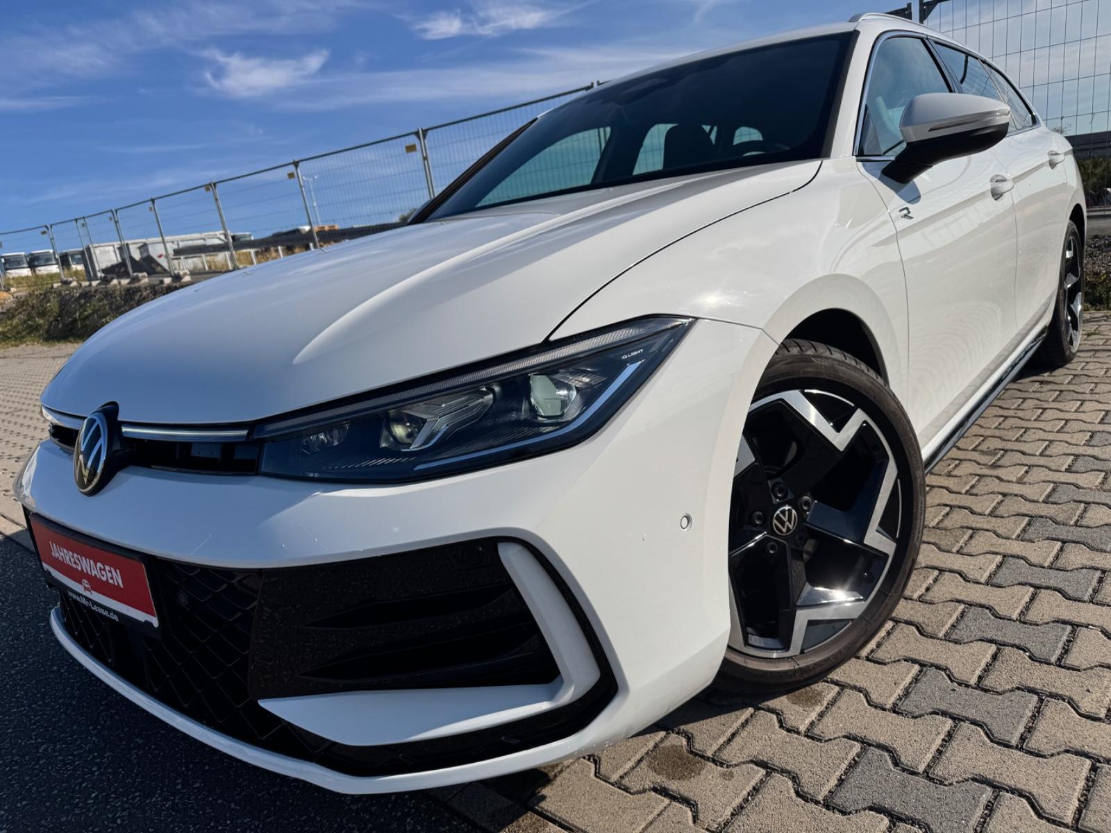 Volkswagen Passat Variant R Line AHK STANDHZG IQ MASSAGEx2