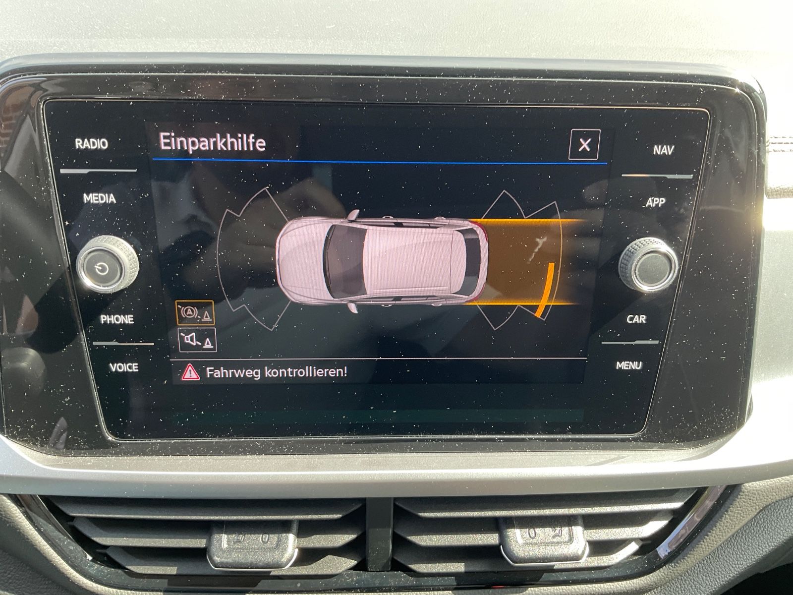 Fahrzeugabbildung Volkswagen T-Roc 1.5 TSI DSG Life,LED,AHK,Navi