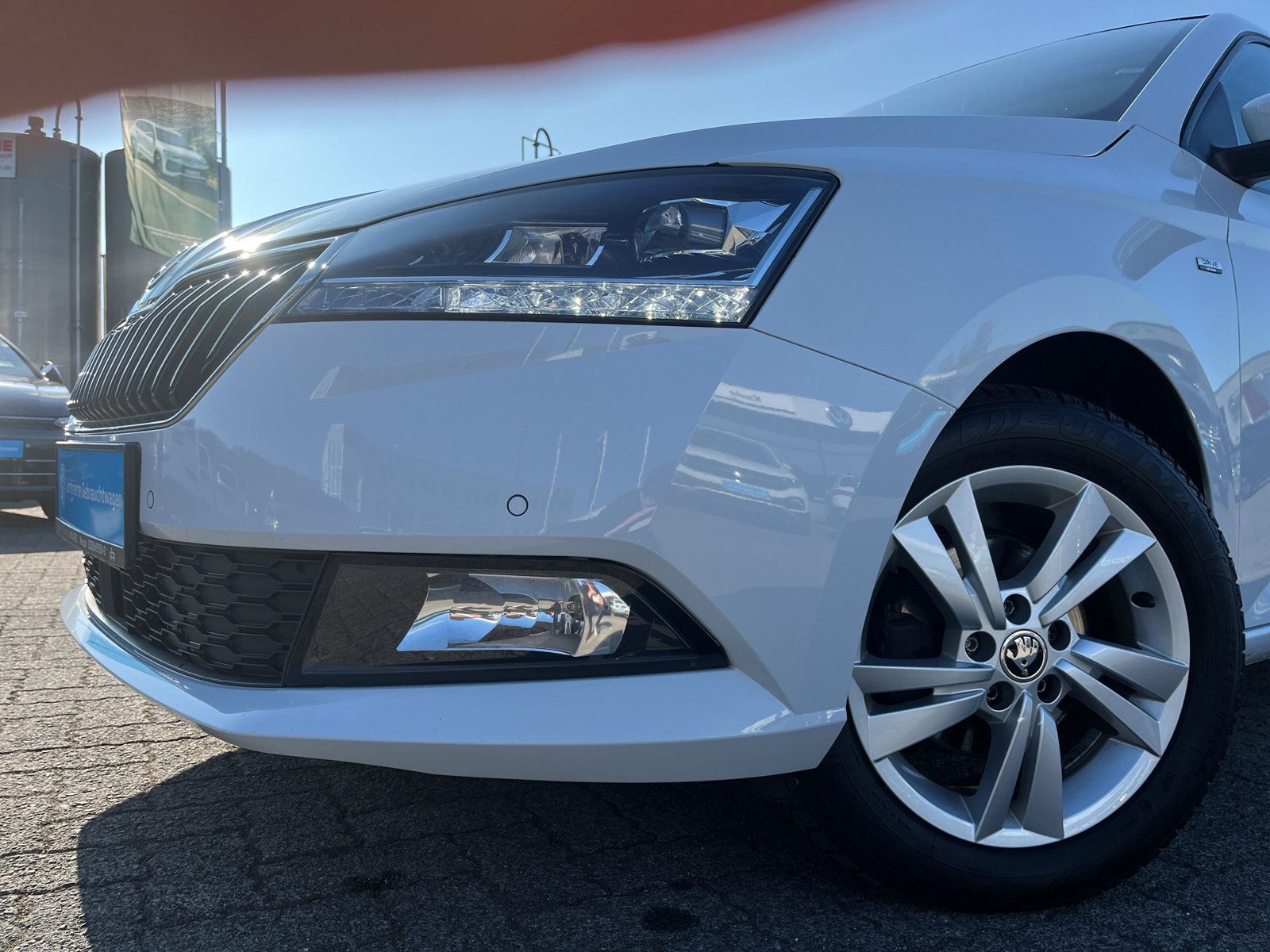 Fahrzeugabbildung SKODA Fabia Combi 1.0 TSI Drive 125 LED PANO KAMERA AC