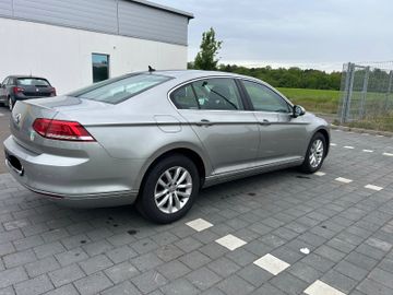 Volkswagen Passat - 4