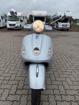 Vespa GTS 250 i.e ABS.  22 PS  wenig km - Offers