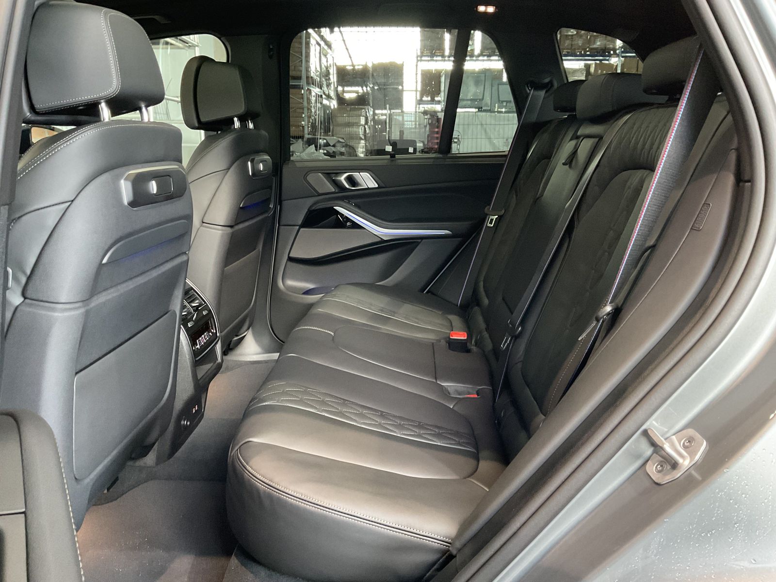 Fahrzeugeinzelansicht 13 Fahrzeugabbildung BMW X5 xDrive50e Soft-Close, Massagefunktion vorne