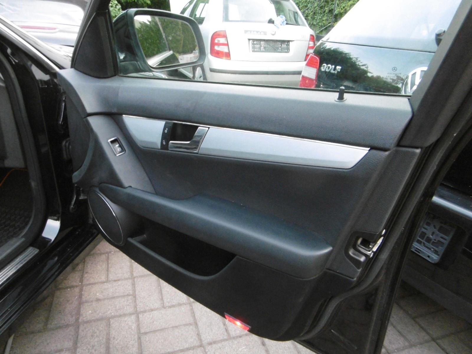 Mercedes-Benz C200 2008 — photo 9