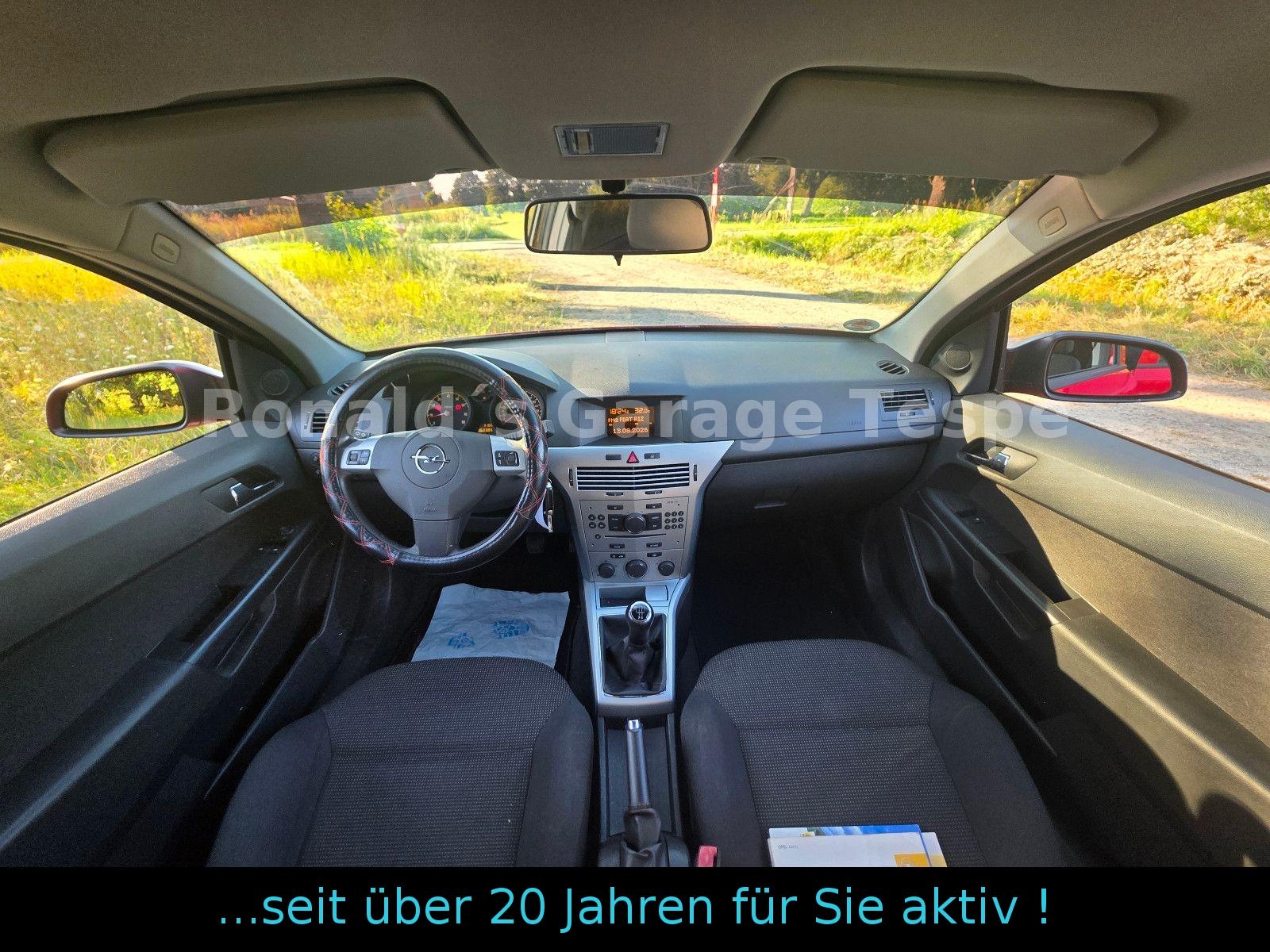 Opel Astra 2009 — photo 20