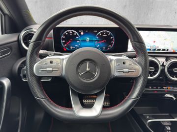 Mercedes-Benz A 220 AMG Line KeyLess+LED+Navi+Pano+SD+SHZ+LM