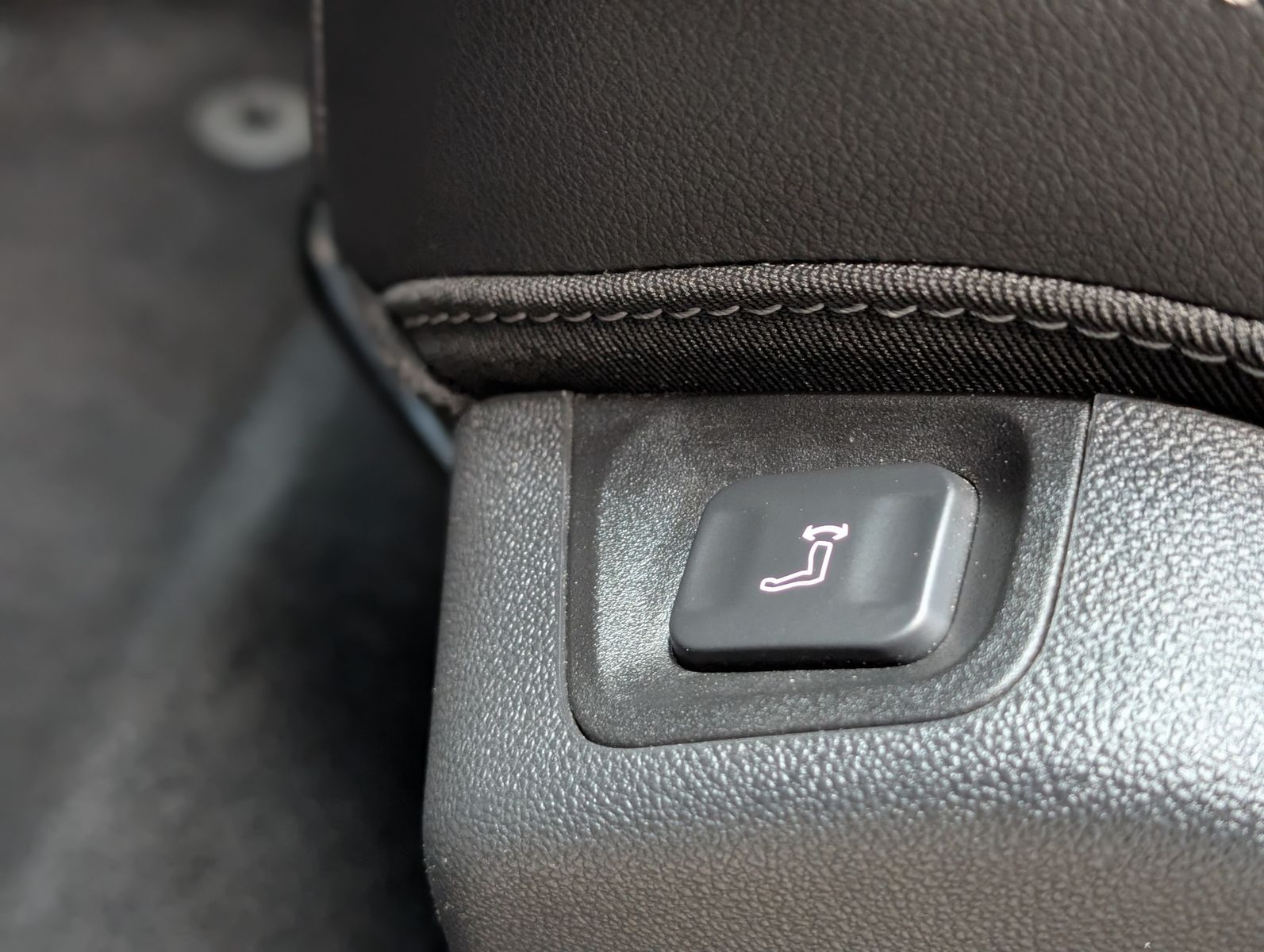 Fahrzeugabbildung Opel Grandland 1.6 PHEV GS Line ACC LED Winter-Paket