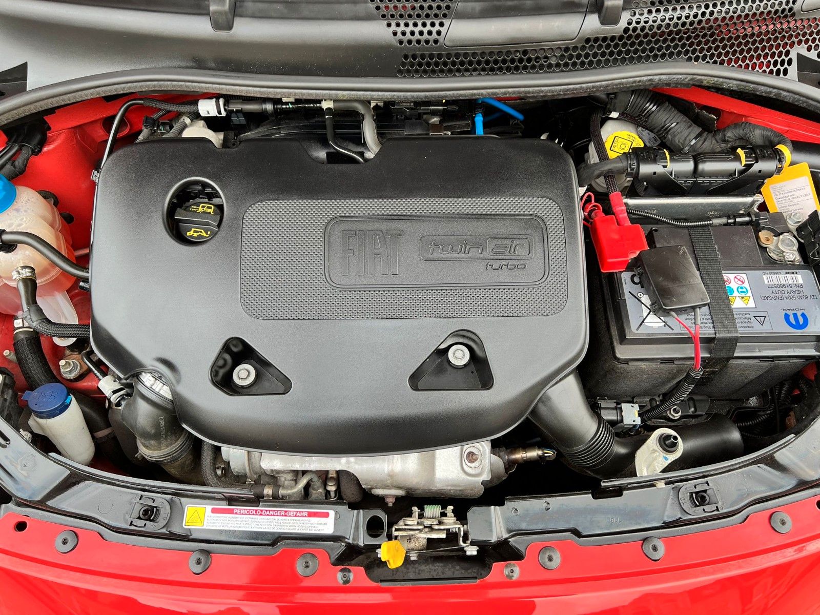 Fahrzeugabbildung Fiat 500 Lounge Panoramaschiebedach Klima Bluetooth