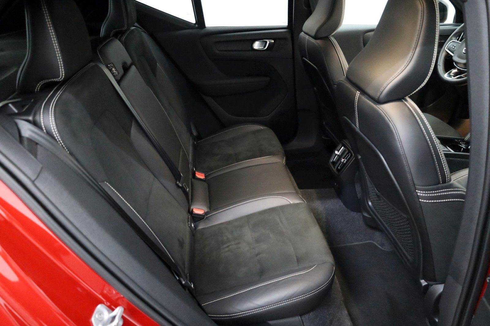 Fahrzeugabbildung Volvo XC40 Pro Twin P8 AWD,T.Leder,Navi,Panorama,AHK