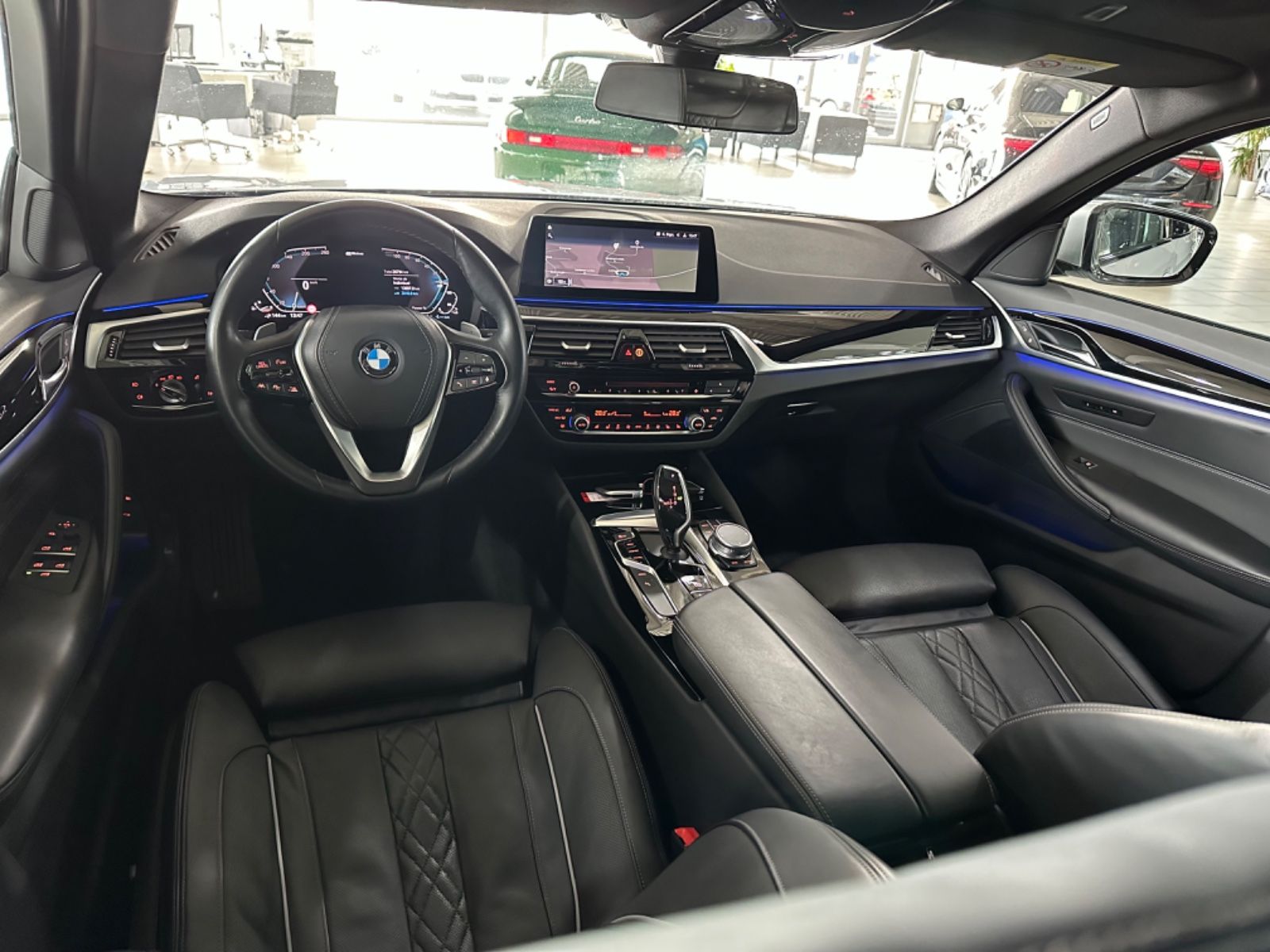 Fahrzeugabbildung BMW 530e iP Sport Line ACC Kamera HUD DAB HiFi