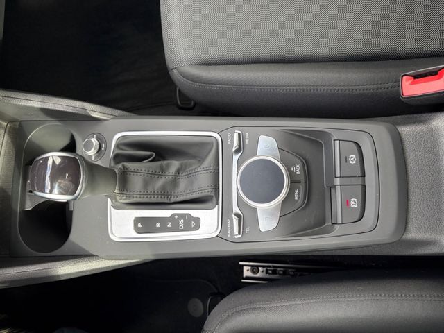 Q2 advanced 35 1.5 TFSI CarPlay Rückfahrkamera