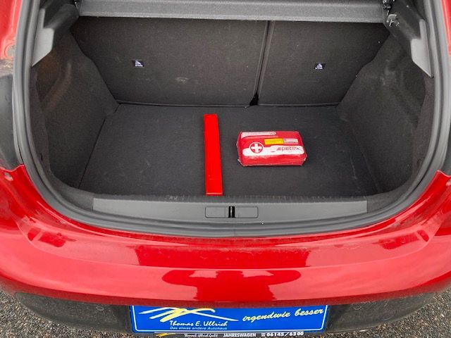 Fahrzeugabbildung Peugeot 208 GT MildHybrid 145 e-DSC6