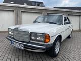 Mercedes-Benz W123 230 E Automatik, el. SSD und H-Kennzeichen
