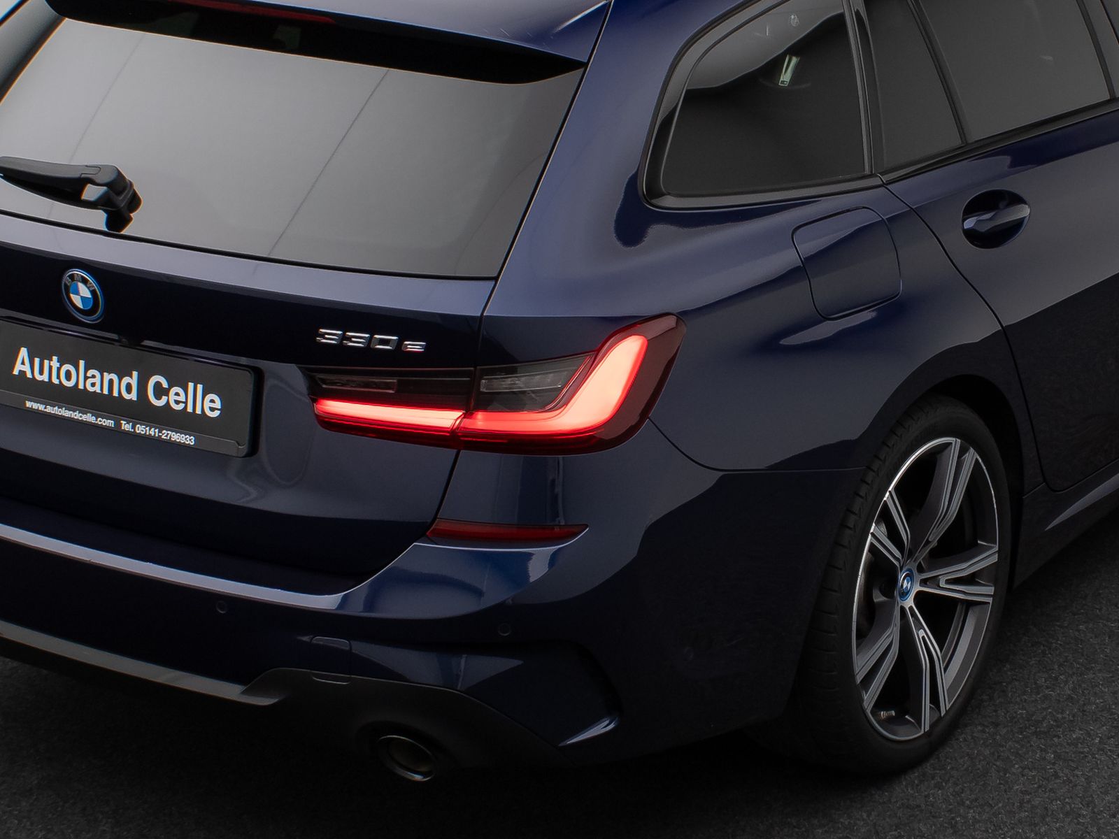 Fahrzeugabbildung BMW 330e  M Sport Laser Kamera HUD DAB HiFi Komfort