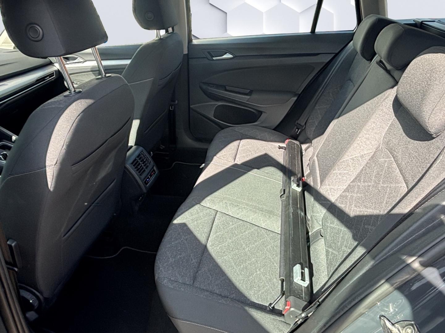 Volkswagen Golf VIII Life 2.0 TDI SCR DSG LED ACC PDC Stand, миниатюра 16
