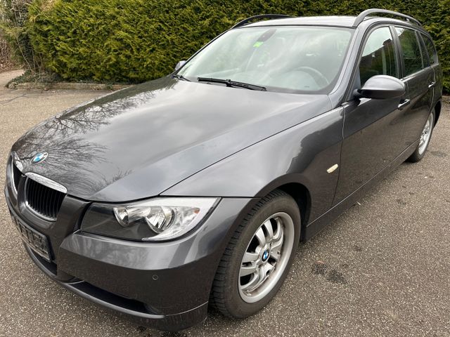 BMW 318i Touring NAVI PANORAMA PDC KLIMA SHZ ALU