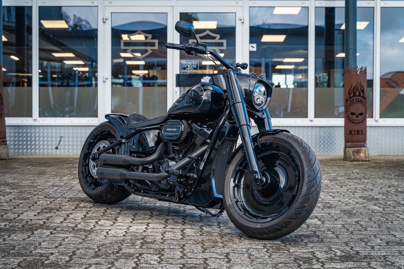 Fahrzeugabbildung Harley-Davidson FLFBS FAT BOY SOFTAIL 114 -JEKILL&HYDE- MAD BOY