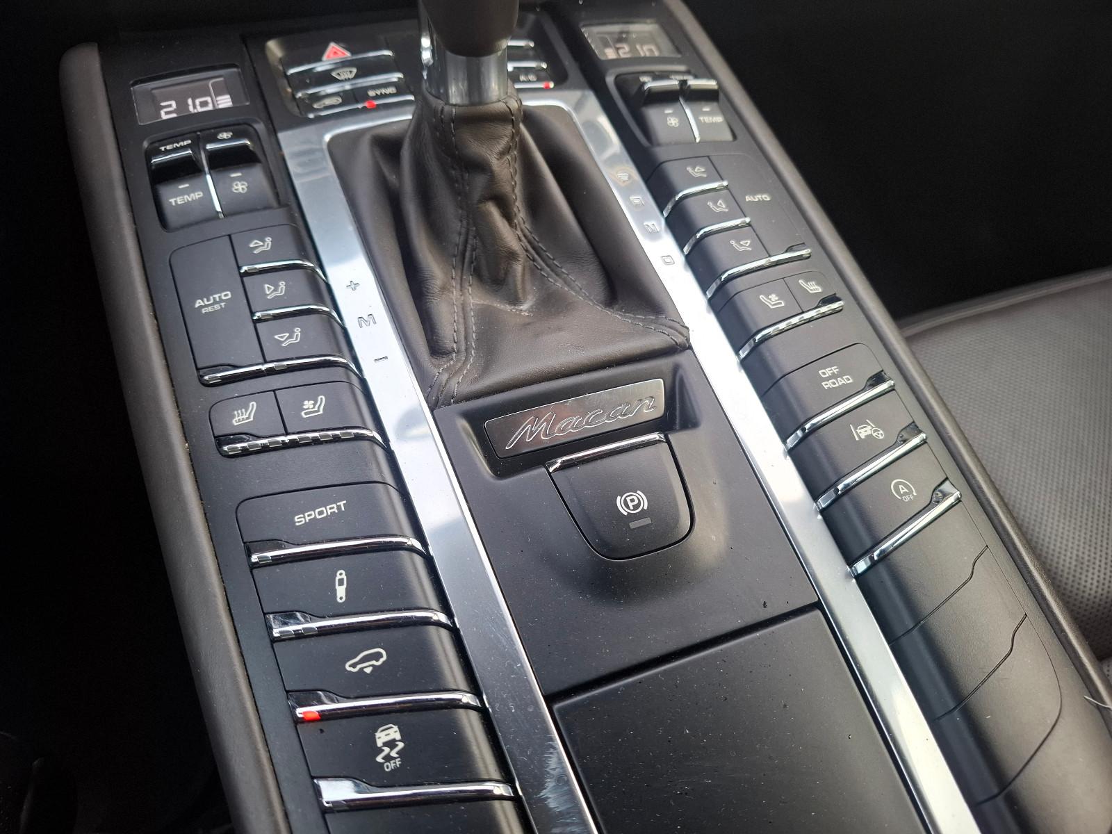 Porsche Macan S 3.0 V6 258ch - 1 ère main - Toit ouvrant - Camera - Carnet entretien - Hayon éléctrique - Led
