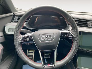 Audi Q8 e-tron - 12