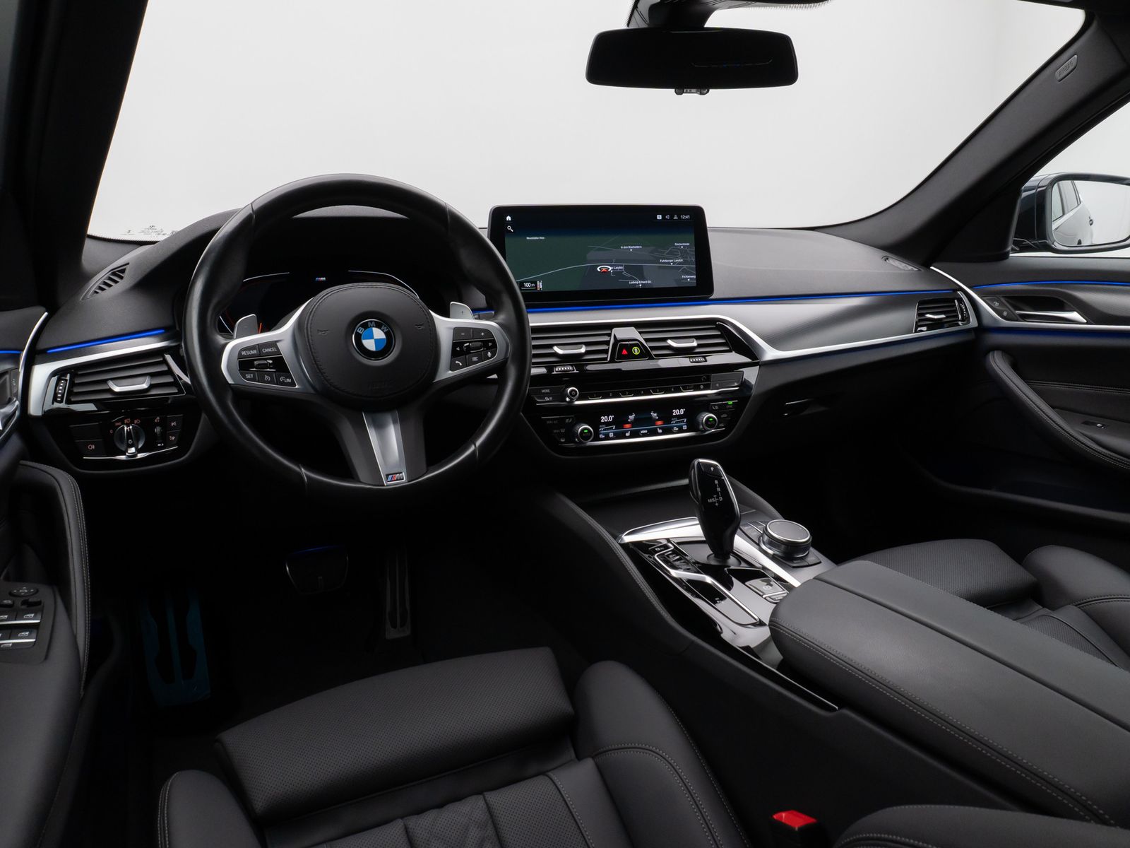 Fahrzeugabbildung BMW 520d xD M Sport Kamera HUD DAB 4xKlima Alarm AHK