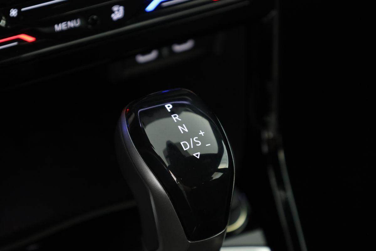 Volkswagen T-Cross 1.0 TSI DSG R-Line IQ.LIGHT Navi ACC Kam, миниатюра 20