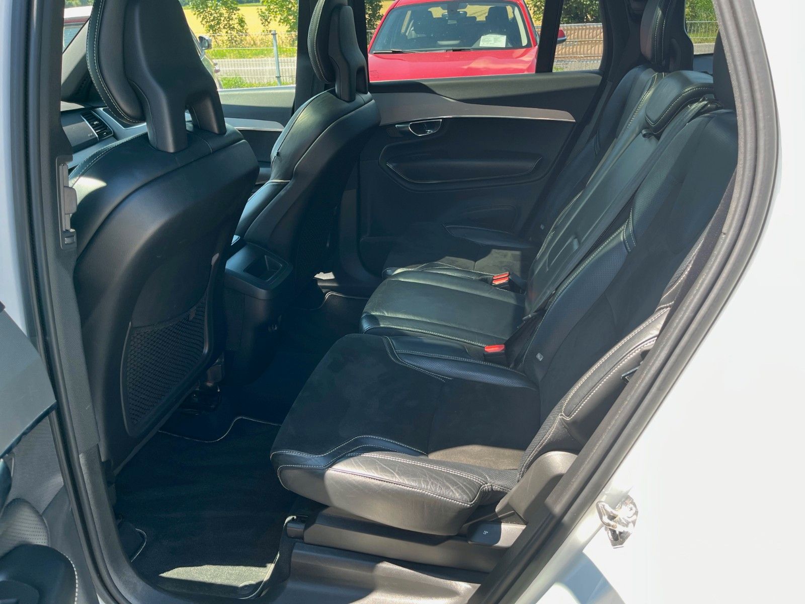 Fahrzeugabbildung Volvo XC90 R DESIGN AWD Navi Leder Pano LED *7-SITZER*