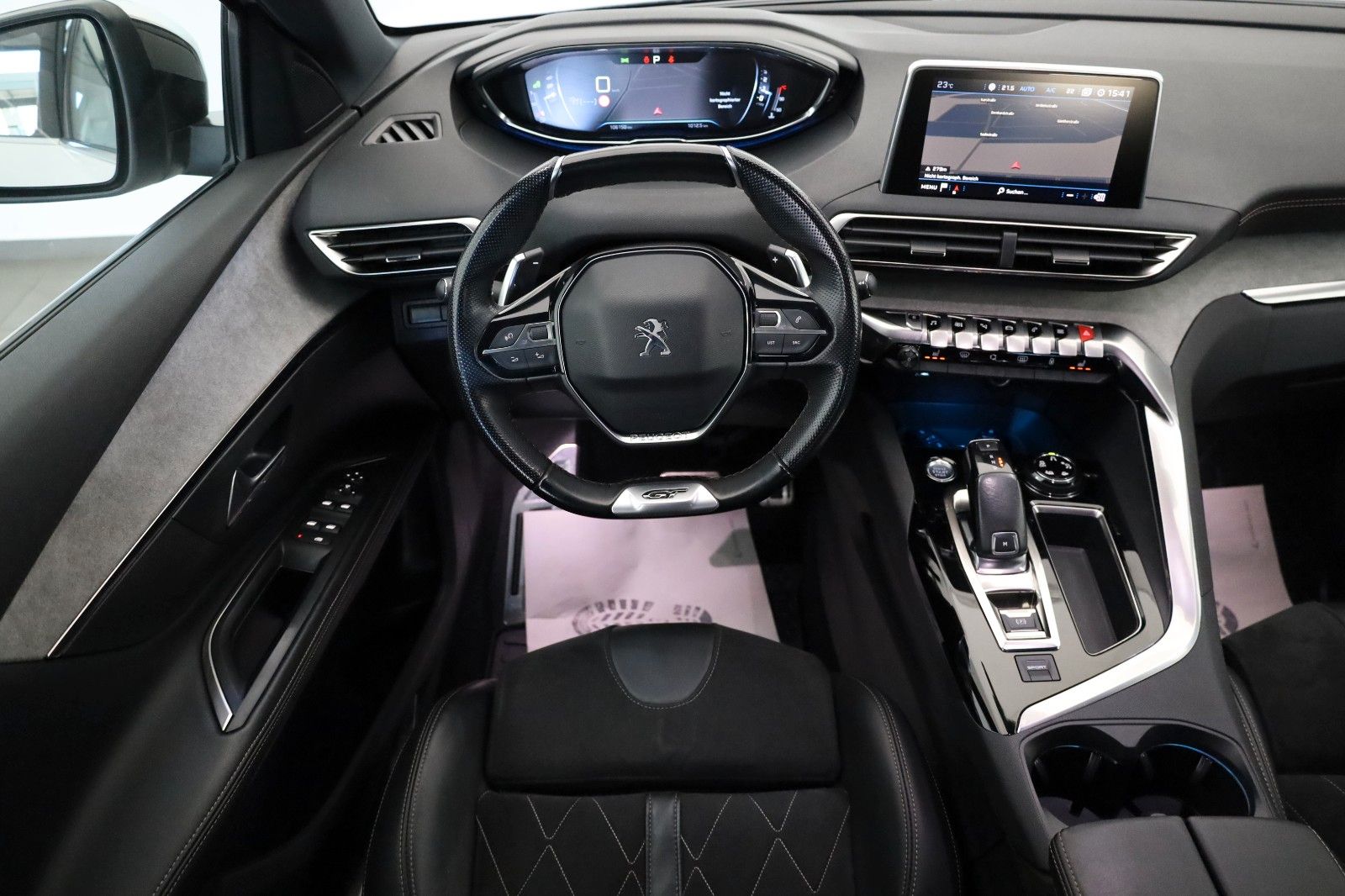 Fahrzeugabbildung Peugeot 5008 GT,7 Sitze,Leder,Navi,LED,Kamera,SH,PDC,AHK