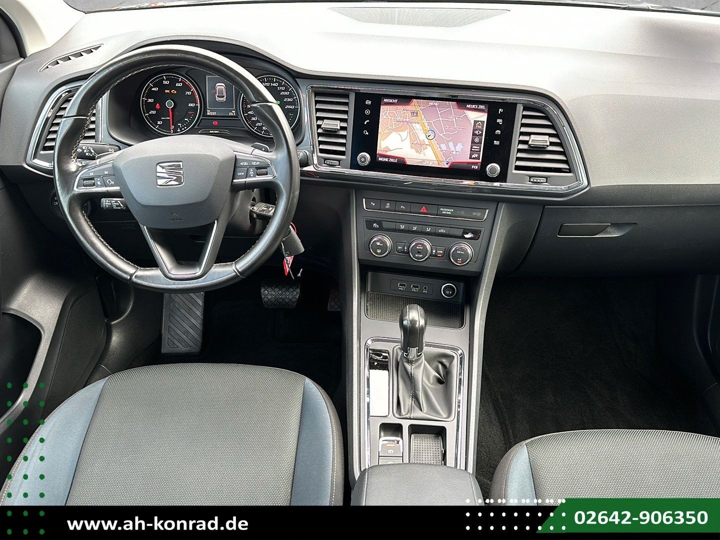 Fahrzeugabbildung SEAT Ateca 1.5 TSI DSG Style+Navi+Parklenksystem