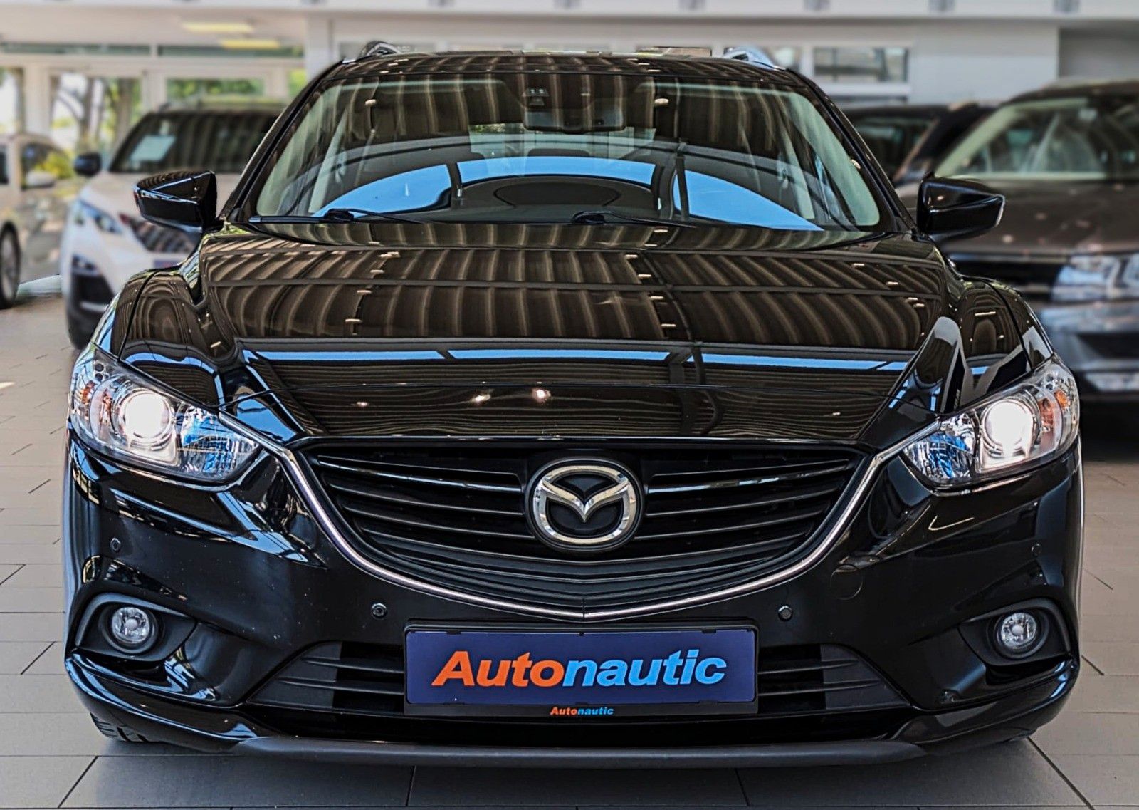 Fahrzeugabbildung Mazda 6 Kombi Center-Line KLIMAAUT SITZHEIZG NAVI 19''