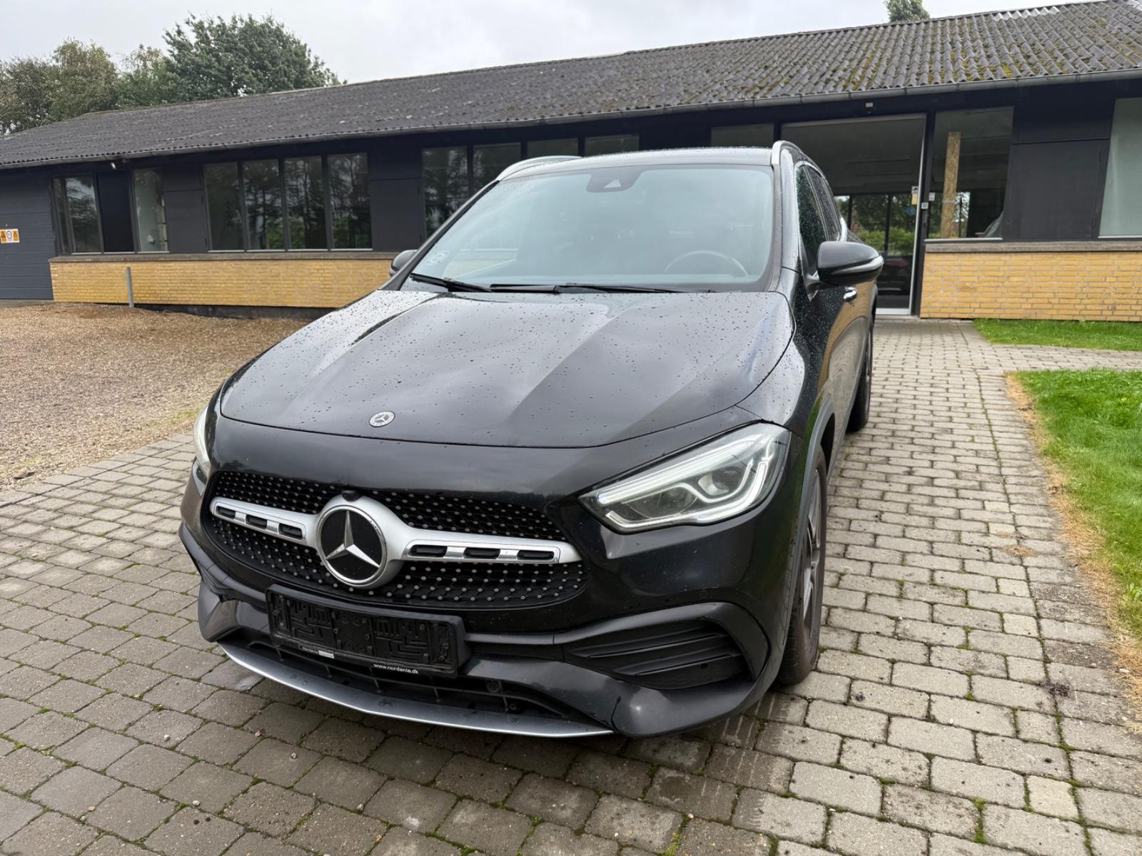 Mercedes-Benz GLA 200