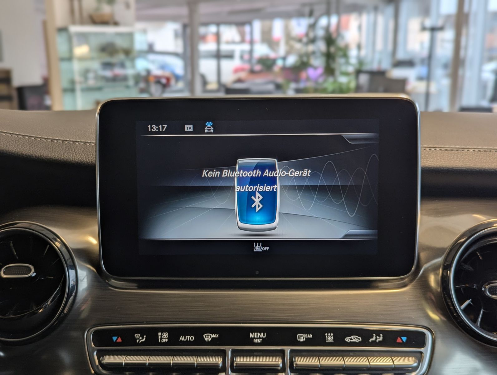 Fahrzeugabbildung Mercedes-Benz V 300 d EXCLUSIVE 4M lang Pano Nappa AHK VOLL 19