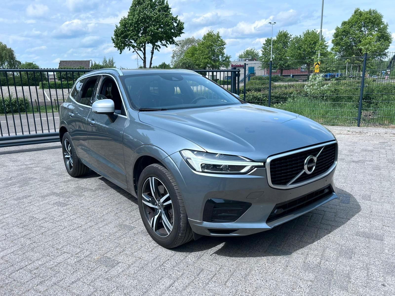 Volvo XC602.0d D5 AWD R Design"20'ALU"VOLL+1-HAND"