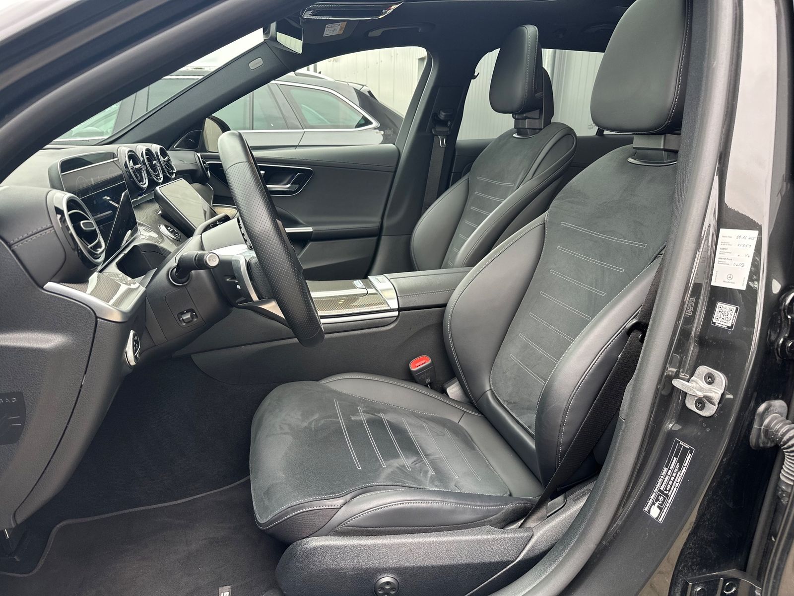 Fahrzeugabbildung Mercedes-Benz C 220d T AMG Line NAV+LED+ACC+KAMERA+PANO+STHZG