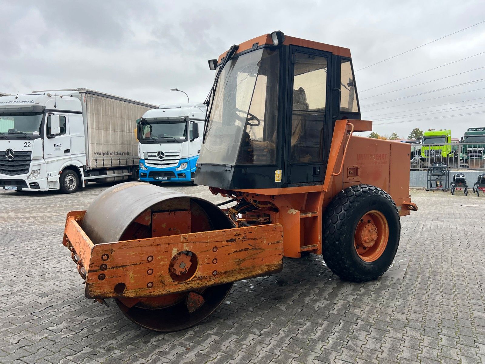 Fahrzeugabbildung CAT CS 433C Walze / 3804 h