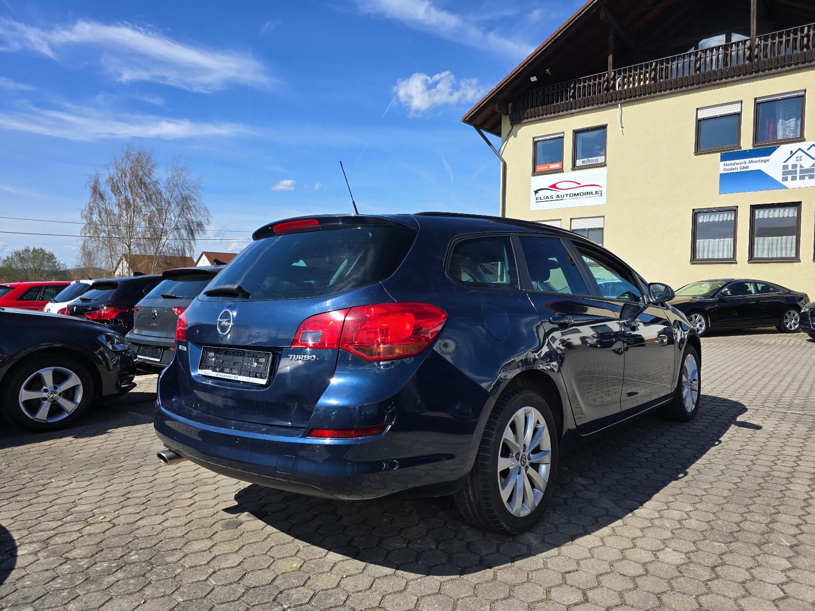 Opel Astra 2012 — photo 6