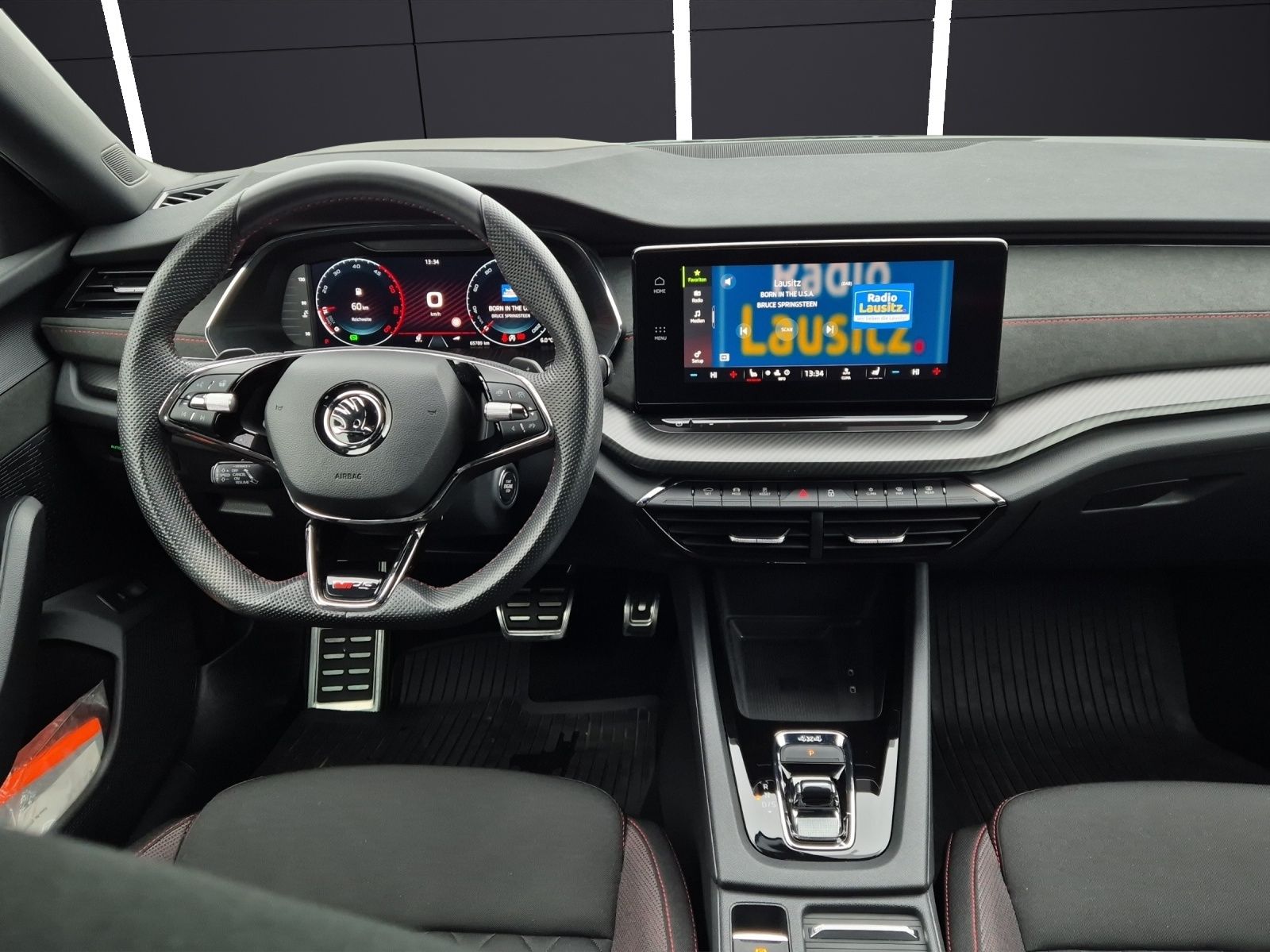 Fahrzeugabbildung SKODA Octavia Combi TDI RS DSG 4x4 Matri Navi AID HUD