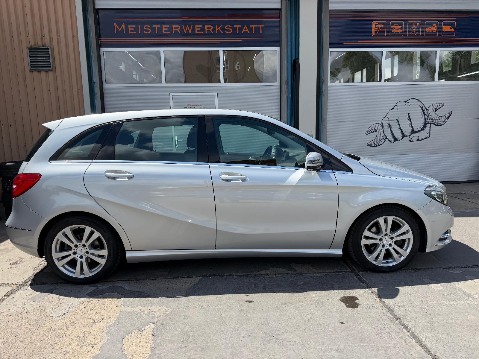 Mercedes-Benz B 200,Bi-Xenon,Shz,Tempomat,AHK