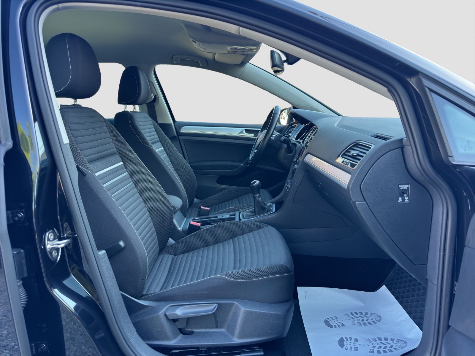 Fahrzeugabbildung Volkswagen Golf VII Lim. BMT/Klimaautom./Sitzhz./PDC/Tempo.