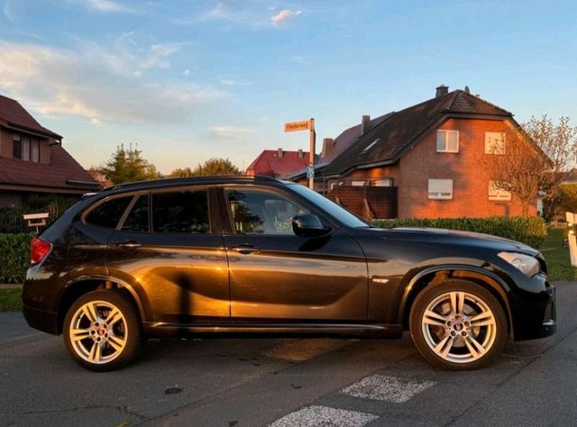 BMW X1 23d, Navi, AHK (2t), Pano, Kamera, ...