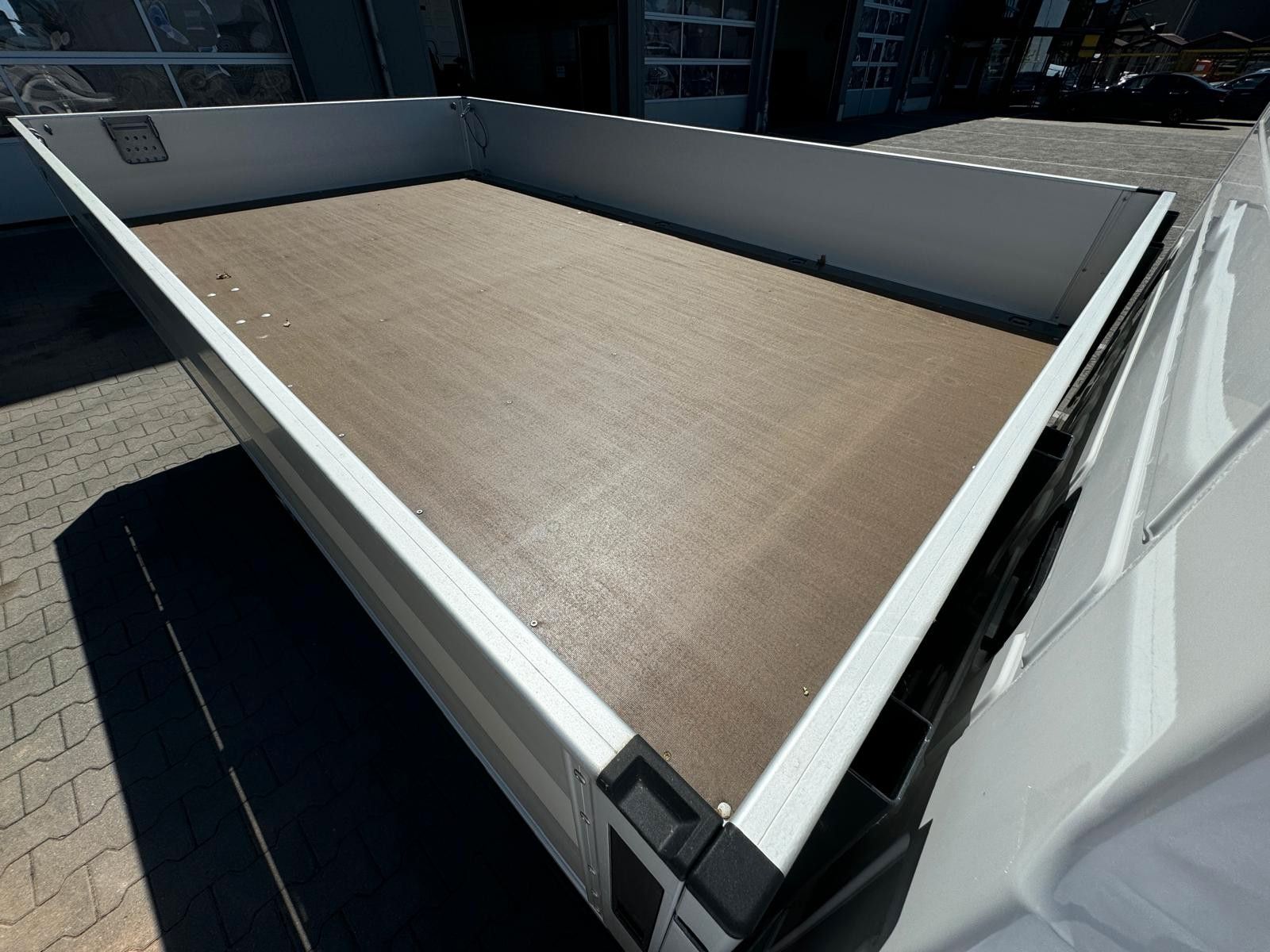 Fahrzeugabbildung MAN TGE 3.140 4x2 Pritsche Schalter AhK