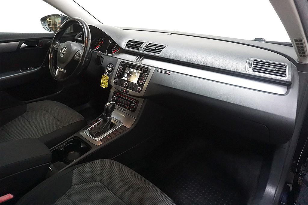 Volkswagen Passat 2011 — photo 11